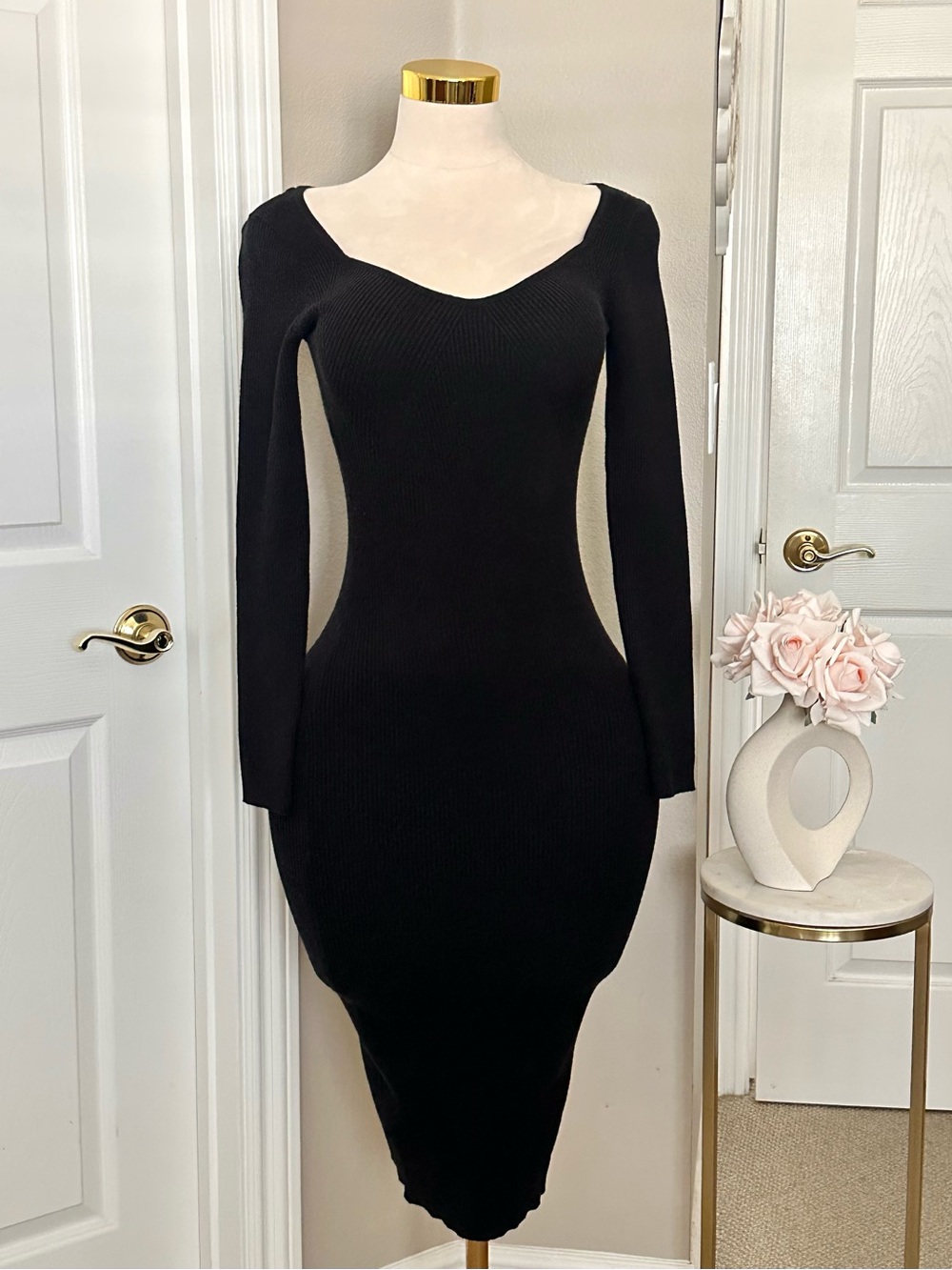 The Workshop Black Ribbed Bodycon Sweater Midi Dress w/ Sweetheart Neckline Sz S